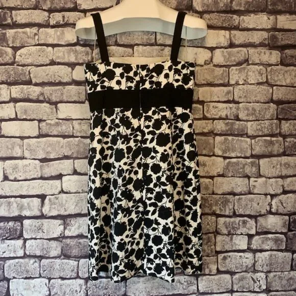 BCBG Black & White Dress Size 8 - Picture 9 of 12